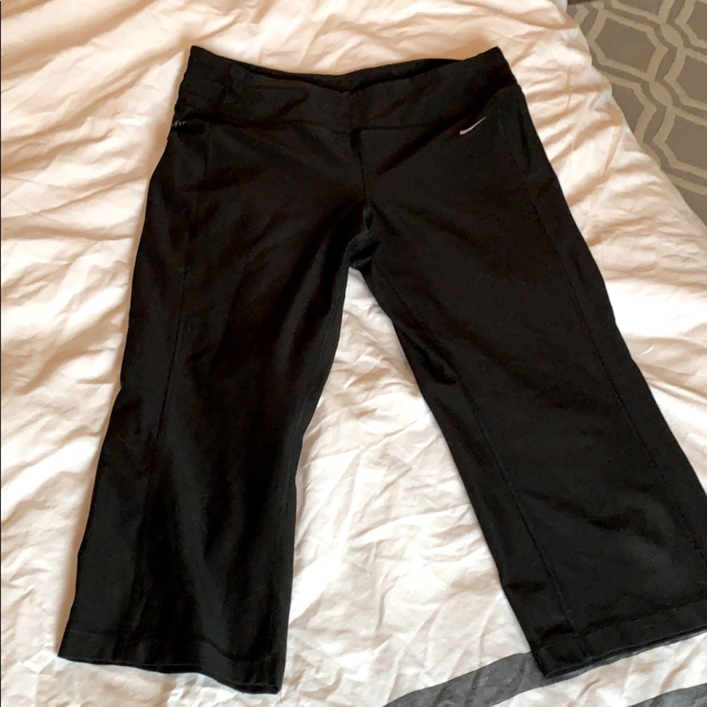 Nike women’s crop pants